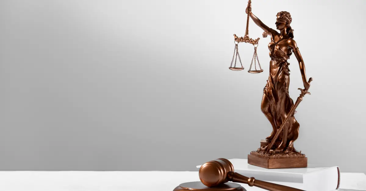 Iranian real estate lawyer for Dubai cases