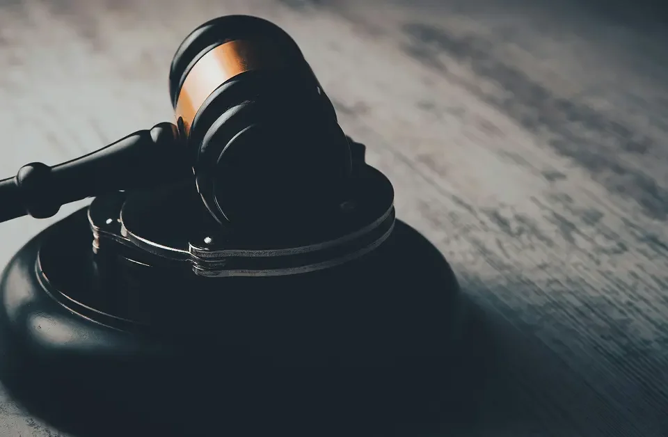 دادگاه عمومی دبی – بررسی صلاحیت و روند دادرسی