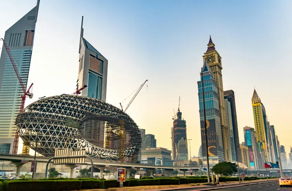 ساختمان دایره اراضی و املاک دبی و نقش آن در حل اختلافات خریدار و سازنده